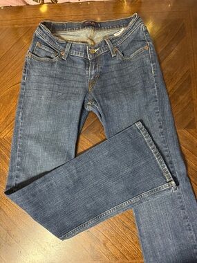 Levi's Women's bootcut Jeans in Blue Denim size 7